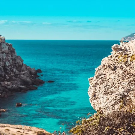 Cala La Luna Aparthotel 4*