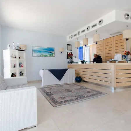 Cala La Luna Aparthotel