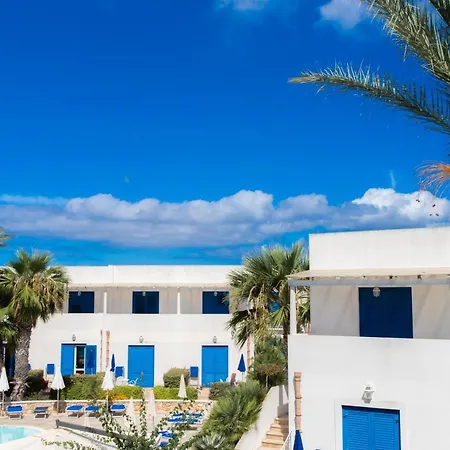Aparthotel Cala La Luna 4*