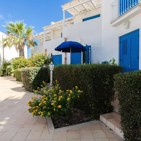 Villaggio Cala La Luna Aparthotel