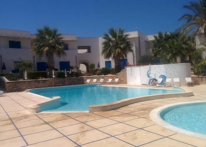Aparthotel Cala La Luna 4*