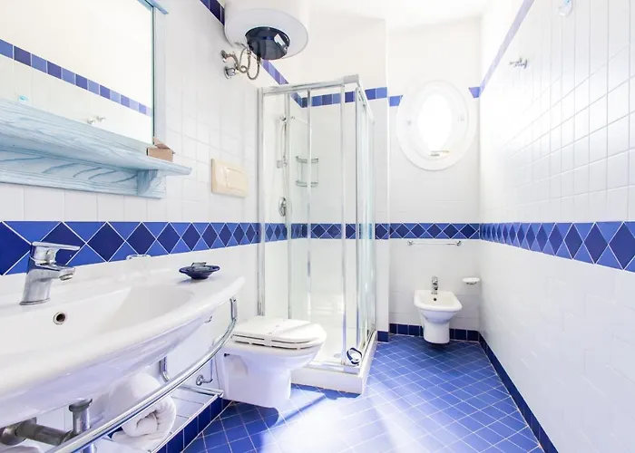 Aparthotel Cala La Luna 4*