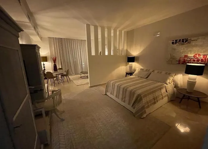 Aparthotel Cala La Luna 4*