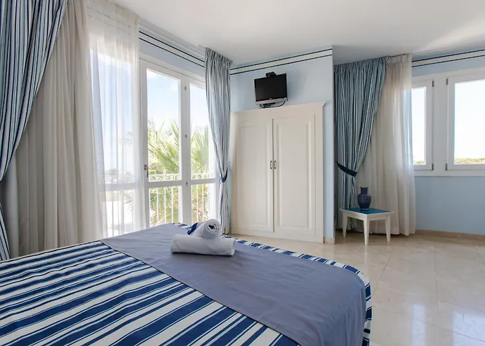 Cala La Luna 4* Favignana