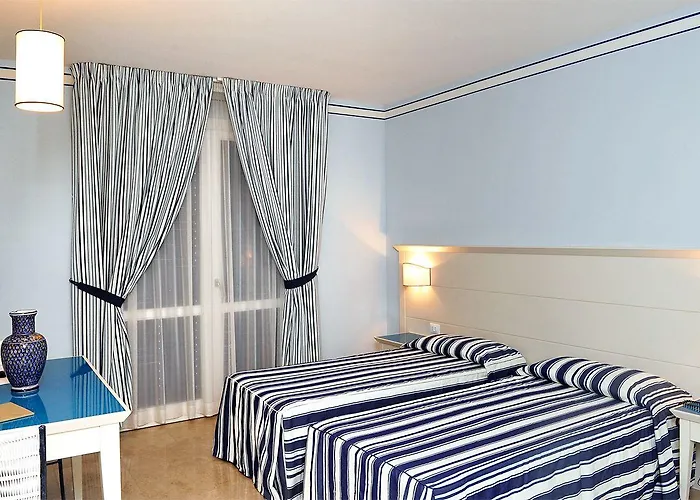 Cala La Luna Aparthotel